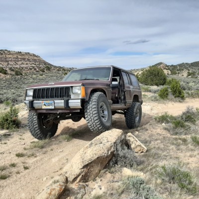 Stanced_stinger's Jeep Cherokee